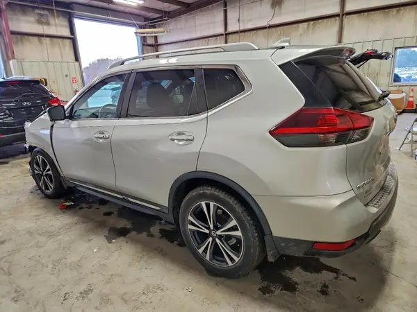 5N1AT2MT1JC790934 2018 NISSAN ROGUE - Image 2