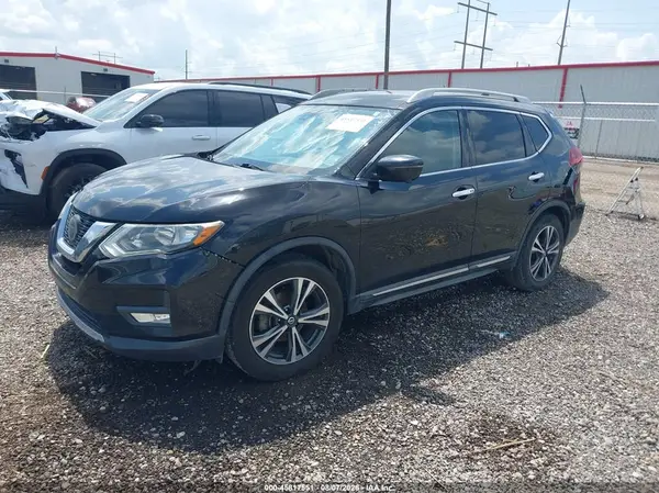 5N1AT2MT1JC793994 2018 NISSAN ROGUE - Image 2