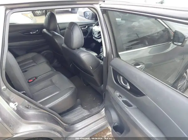 5N1AT2MT1JC797690 2018 NISSAN ROGUE - Image 8