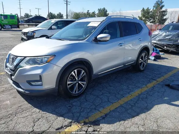 5N1AT2MT1JC798077 2018 NISSAN ROGUE - Image 2