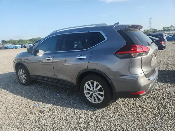 5N1AT2MT1JC811586 2018 NISSAN ROGUE - Image 2