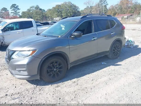 5N1AT2MT1JC813645 2018 NISSAN ROGUE - Image 2