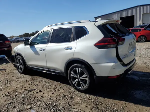 5N1AT2MT1JC820465 2018 NISSAN ROGUE - Image 2
