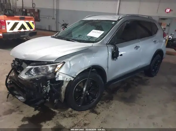 5N1AT2MT1JC836004 2018 NISSAN ROGUE - Image 2
