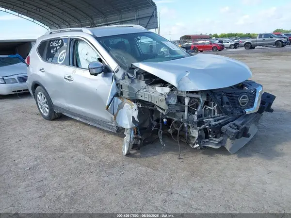 5N1AT2MT1JC848914 2018 NISSAN ROGUE - Image 1