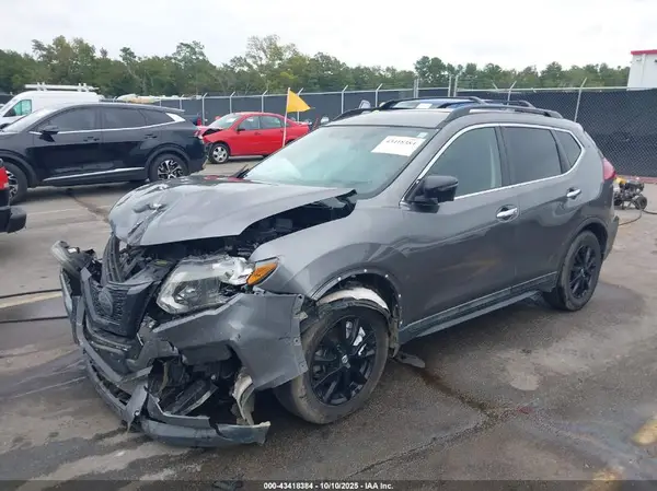 5N1AT2MT1JC850842 2018 NISSAN ROGUE - Image 2