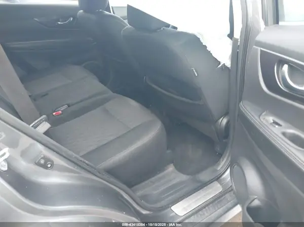 5N1AT2MT1JC850842 2018 NISSAN ROGUE - Image 8