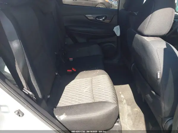 5N1AT2MT1JC851263 2018 NISSAN ROGUE - Image 8