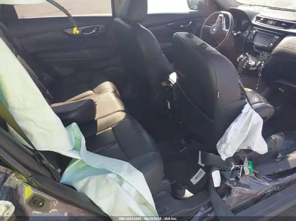 5N1AT2MT1KC712123 2019 NISSAN ROGUE - Image 8