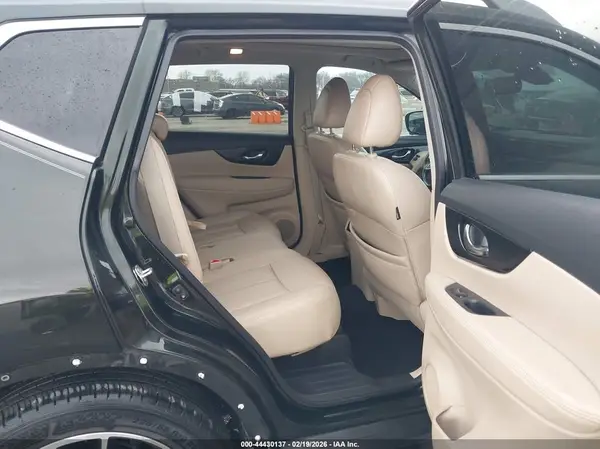 5N1AT2MT1KC738835 2019 NISSAN ROGUE - Image 8