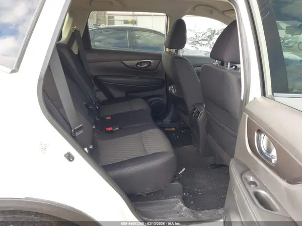 5N1AT2MT1KC743775 2019 NISSAN ROGUE - Image 8