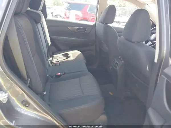 5N1AT2MT1KC747745 2019 NISSAN ROGUE - Image 8