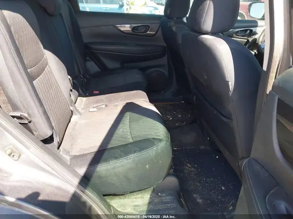 5N1AT2MT1KC782415 2019 NISSAN ROGUE - Image 8