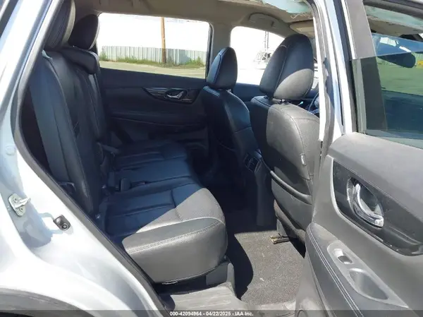 5N1AT2MT1KC788635 2019 NISSAN ROGUE - Image 8