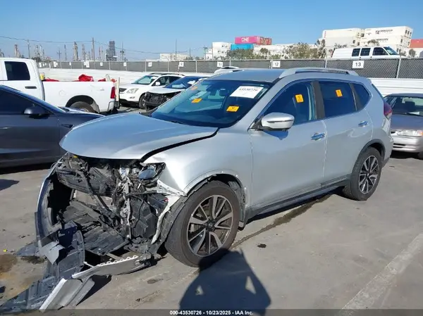 5N1AT2MT1KC791714 2019 NISSAN ROGUE - Image 2