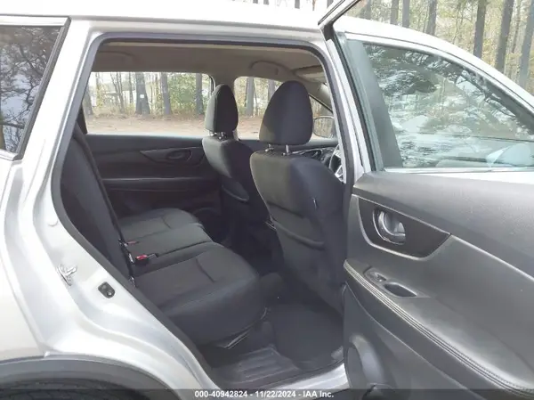 5N1AT2MT1KC814330 2019 NISSAN ROGUE - Image 8