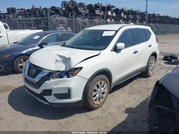 5N1AT2MT1KC814523 2019 NISSAN ROGUE - Image 2