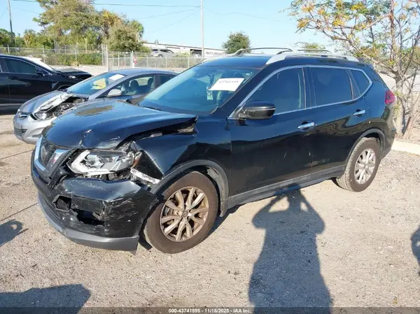 5N1AT2MT1KC823187 2019 NISSAN ROGUE - Image 2