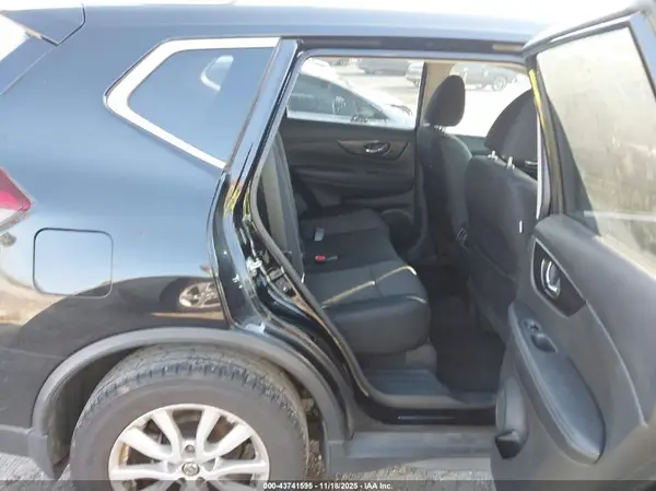 5N1AT2MT1KC823187 2019 NISSAN ROGUE - Image 8