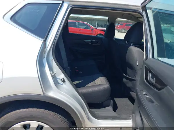 5N1AT2MT1KC836005 2019 NISSAN ROGUE - Image 8