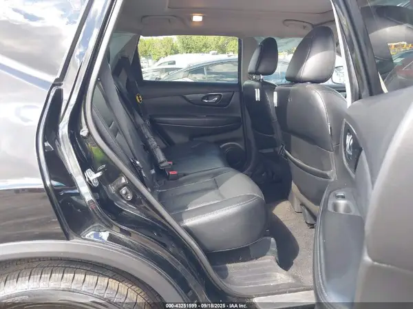 5N1AT2MT1KC839163 2019 NISSAN ROGUE - Image 8