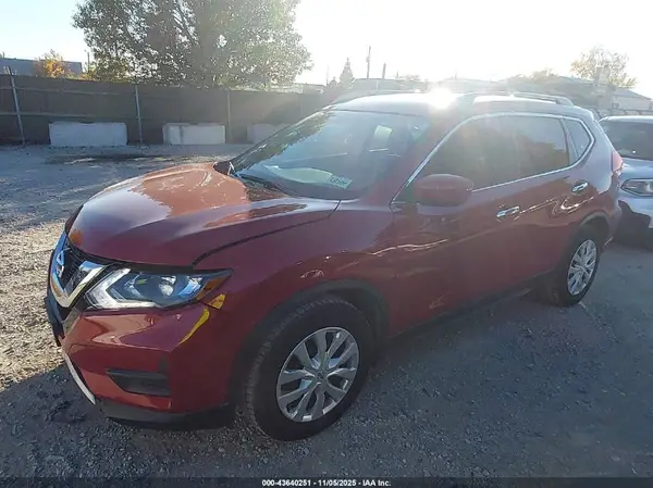 5N1AT2MT2HC737489 2017 NISSAN ROGUE - Image 2