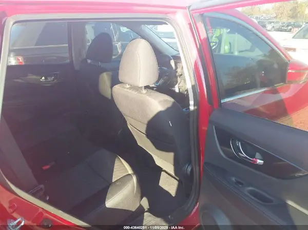 5N1AT2MT2HC737489 2017 NISSAN ROGUE - Image 8