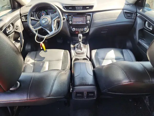5N1AT2MT2HC738576 2017 NISSAN ROGUE - Image 8