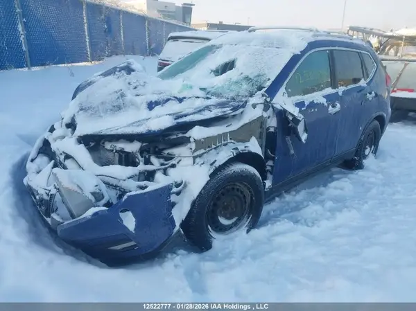 5N1AT2MT2HC740392 2017 NISSAN ROGUE - Image 2