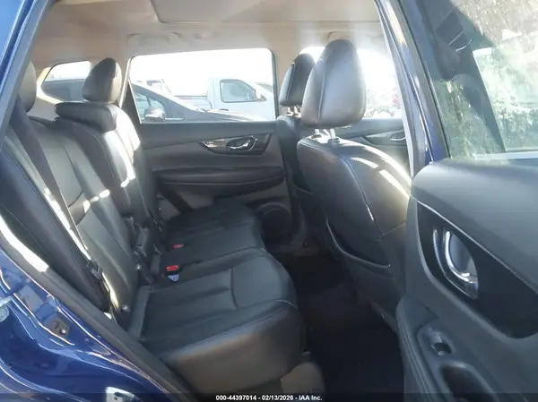 5N1AT2MT2HC743597 2017 NISSAN ROGUE - Image 8