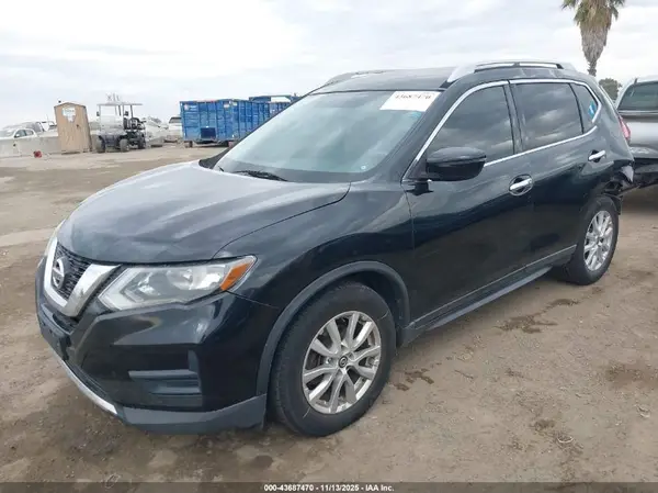 5N1AT2MT2HC744426 2017 NISSAN ROGUE - Image 2