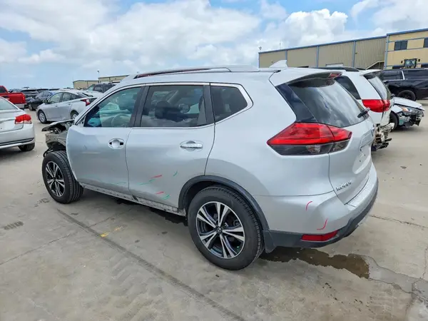 5N1AT2MT2HC754793 2017 NISSAN ROGUE - Image 2
