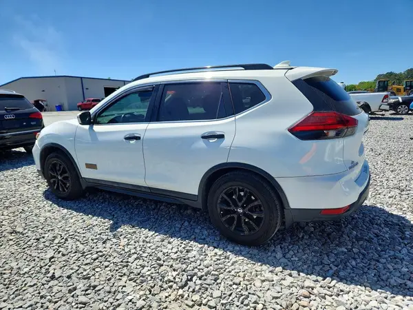 5N1AT2MT2HC758813 2017 NISSAN ROGUE - Image 2