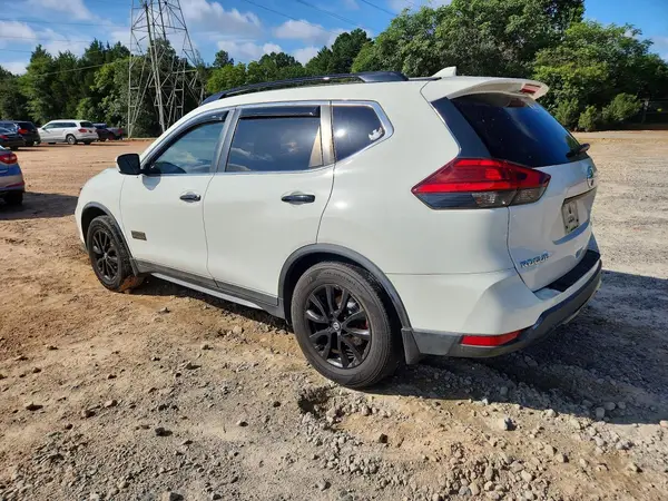 5N1AT2MT2HC758908 2017 NISSAN ROGUE - Image 2