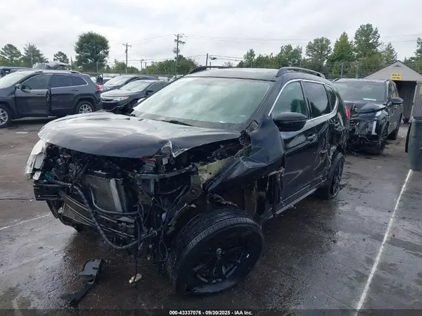 5N1AT2MT2HC760027 2017 NISSAN ROGUE - Image 2