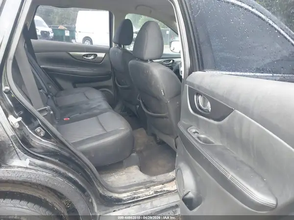 5N1AT2MT2HC789625 2017 NISSAN ROGUE - Image 8