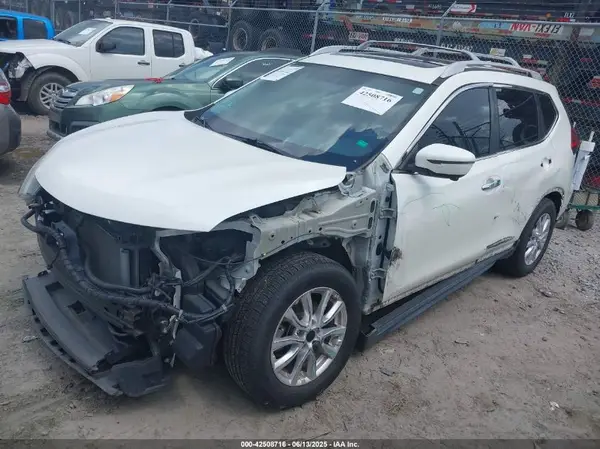 5N1AT2MT2HC795280 2017 NISSAN ROGUE - Image 2