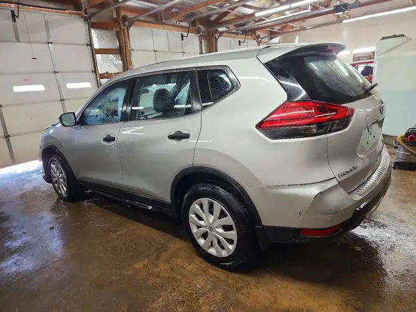 5N1AT2MT2HC797434 2017 NISSAN ROGUE - Image 2