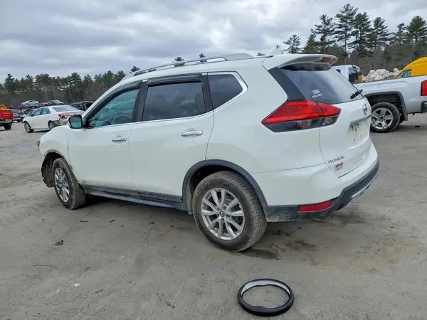 5N1AT2MT2HC815883 2017 NISSAN ROGUE - Image 2