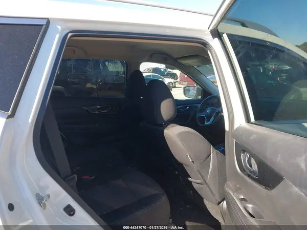 5N1AT2MT2HC818072 2017 NISSAN ROGUE - Image 8