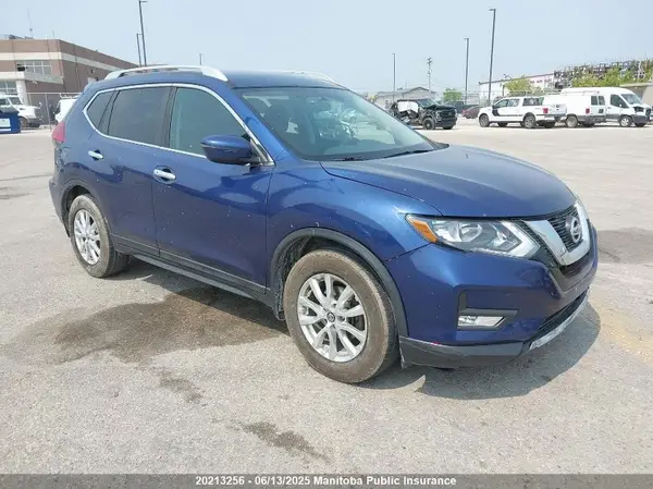 5N1AT2MT2HC819724 2017 NISSAN ROGUE - Image 1