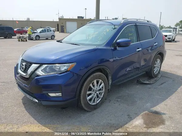 5N1AT2MT2HC819724 2017 NISSAN ROGUE - Image 2