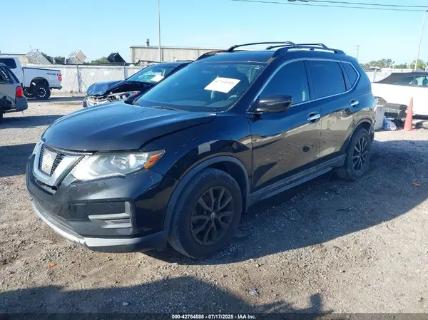 5N1AT2MT2HC825944 2017 NISSAN ROGUE - Image 2