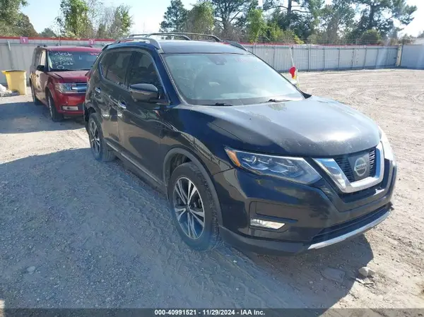 5N1AT2MT2HC826673 2017 NISSAN ROGUE - Image 1