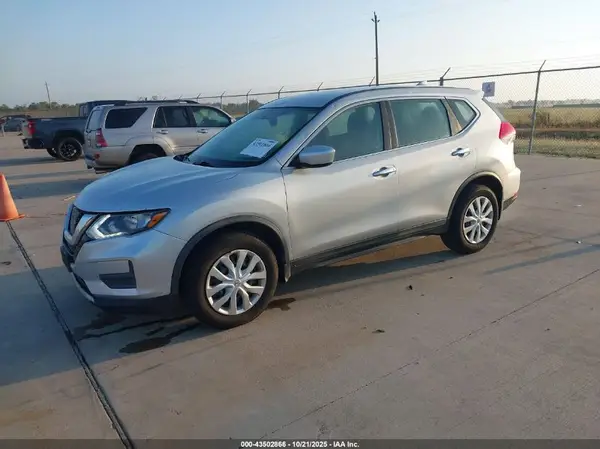 5N1AT2MT2HC832022 2017 NISSAN ROGUE - Image 2