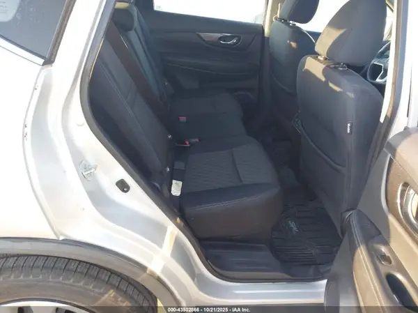 5N1AT2MT2HC832022 2017 NISSAN ROGUE - Image 8