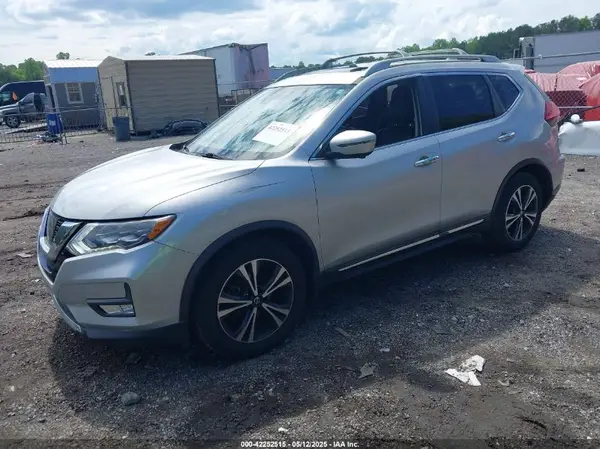 5N1AT2MT2HC835387 2017 NISSAN ROGUE - Image 2