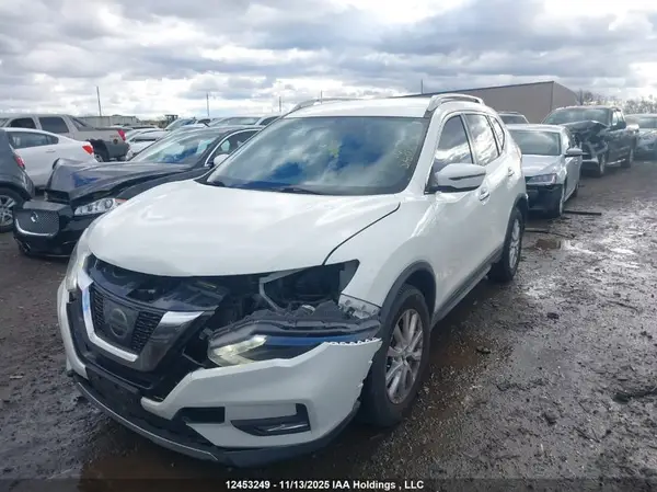 5N1AT2MT2HC836071 2017 NISSAN ROGUE - Image 2