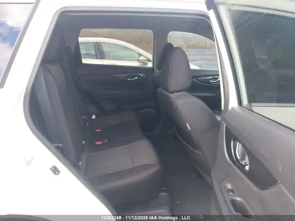 5N1AT2MT2HC836071 2017 NISSAN ROGUE - Image 8