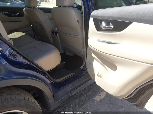 5N1AT2MT2HC838399 2017 NISSAN ROGUE - Image 8